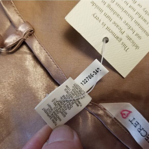 Victoria's Secret 2 pc Silk Pjs NWT LONDON Vintage - Picture 9 of 16